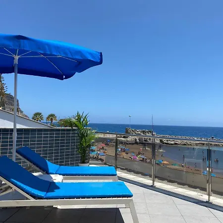 Billy's Beachfront With Pool Access *